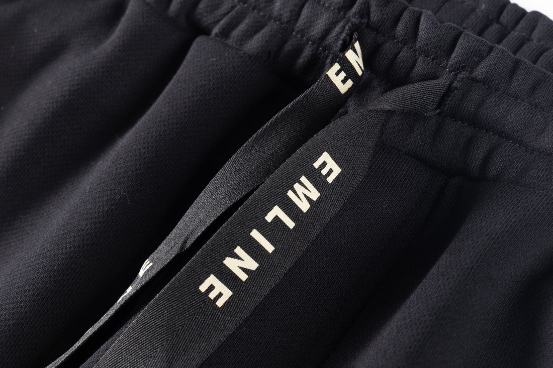 Design 157- Black/Cream